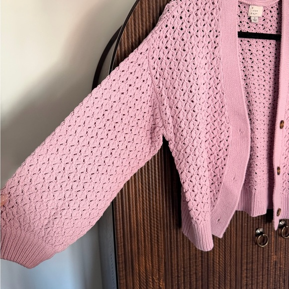 Elegant Lavender Knit cropped Cardigan - Picture 3 of 4